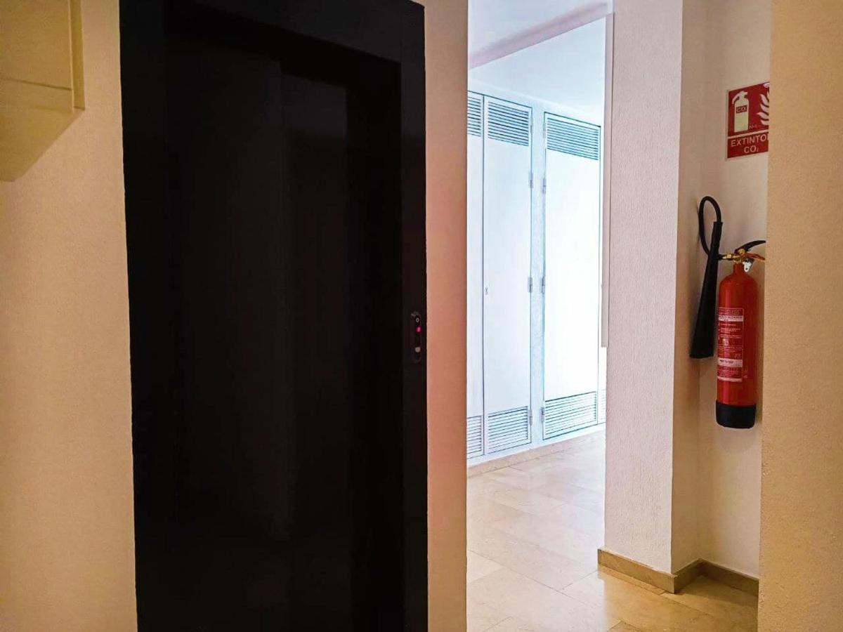 Apartamentos Wayteko Alicante Buitenkant foto