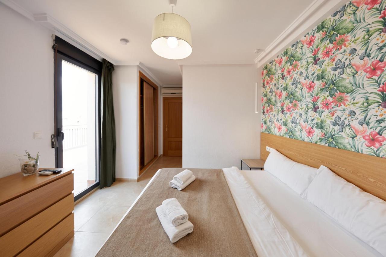 Apartamentos Wayteko Alicante Buitenkant foto
