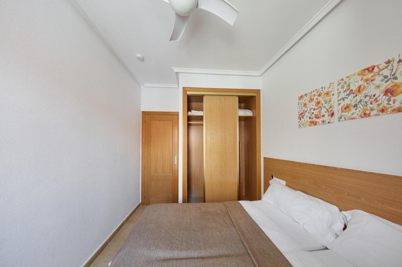 Apartamentos Wayteko Alicante Buitenkant foto