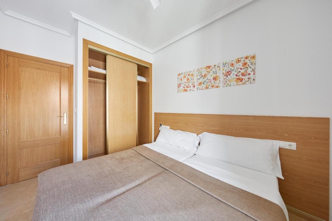 Apartamentos Wayteko Alicante Buitenkant foto