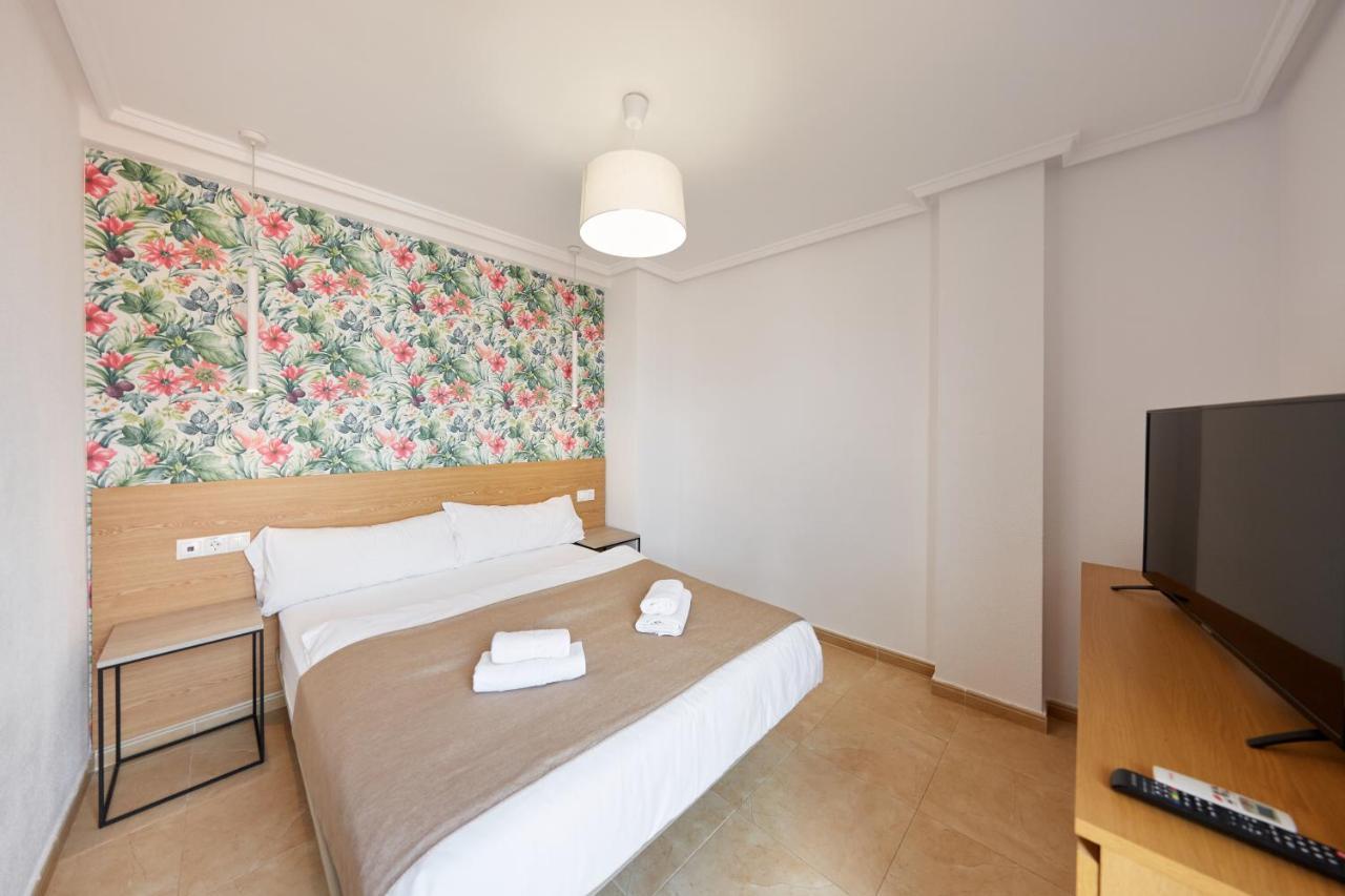 Apartamentos Wayteko Alicante Buitenkant foto